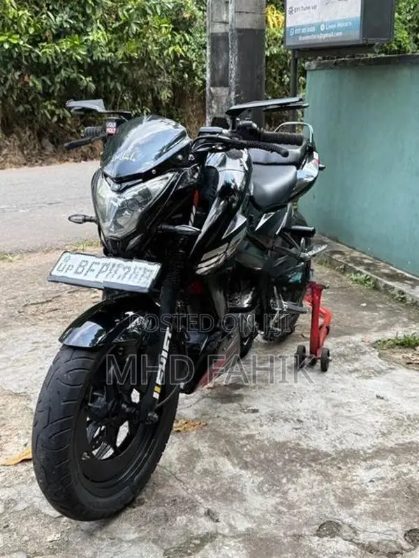 Bajaj Pulsar NS200 BS4 2017