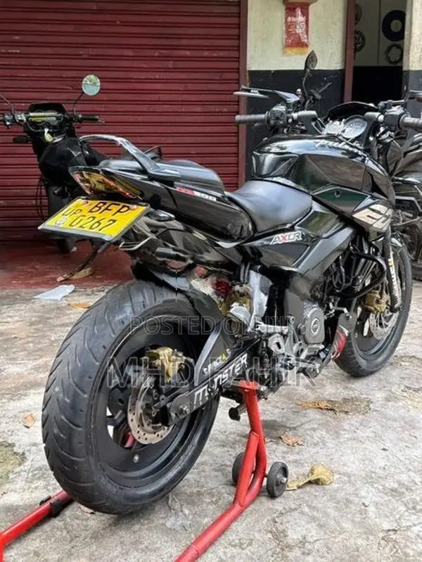 Bajaj Pulsar NS200 BS4 2017