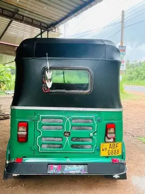 Bajaj RE Petrol 2014