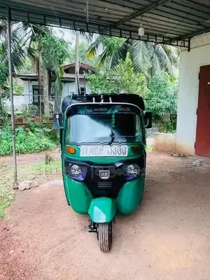 Bajaj RE Petrol 2014