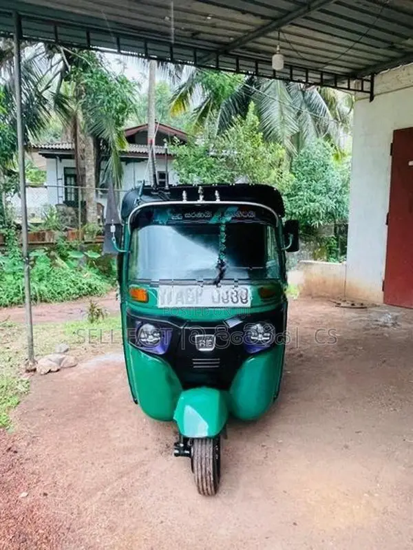 Bajaj RE Petrol 2014