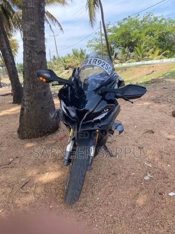 Yamaha R15 2020
