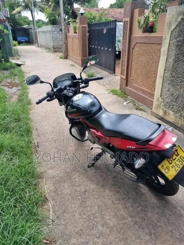 Bajaj Pulsar 150 2017
