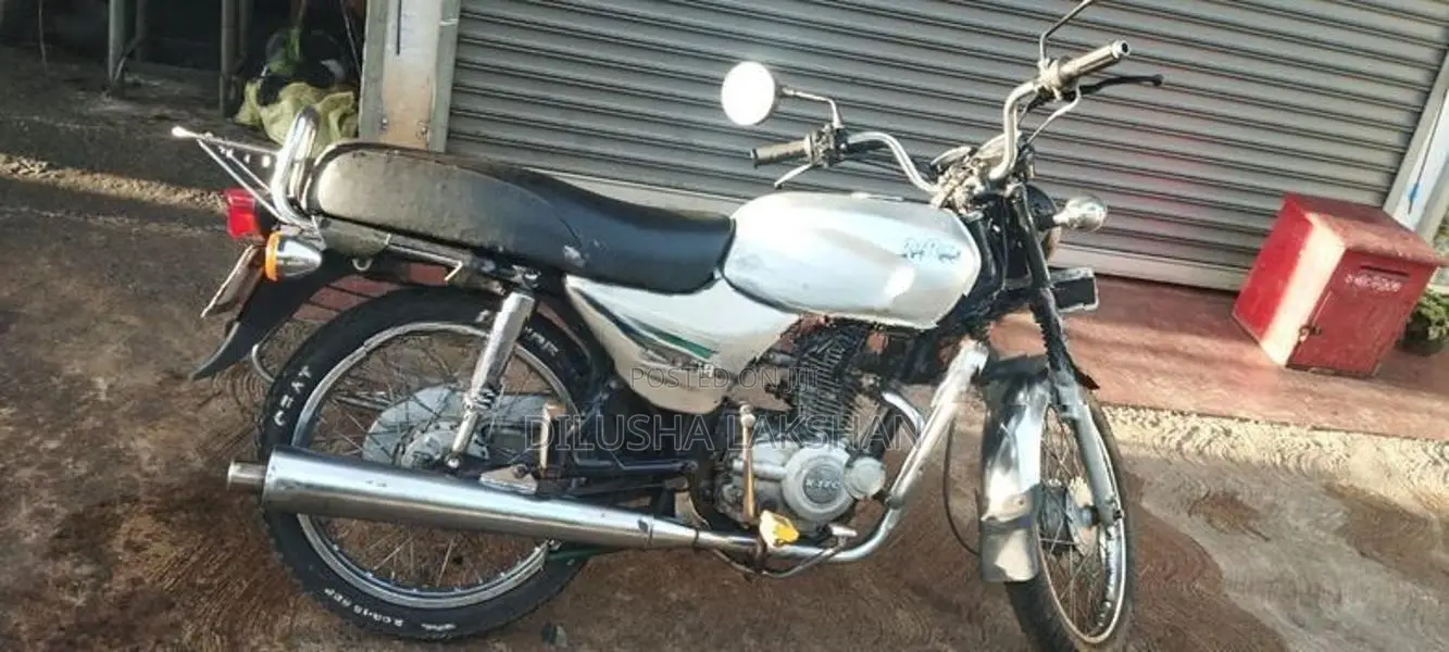 Bajaj Boxer 2005