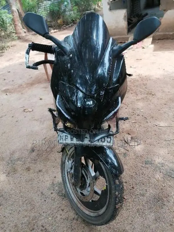 Bajaj Pulsar 220F vo2485 2010
