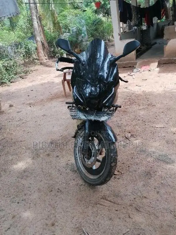 Bajaj Pulsar 220F vo2485 2010