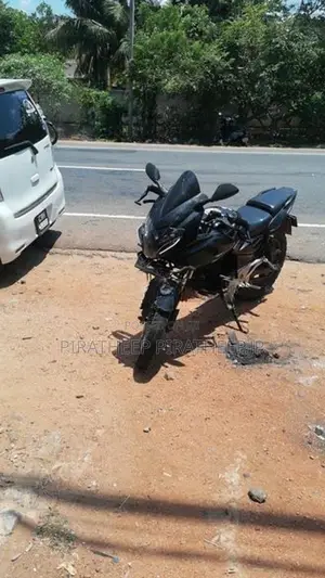 Bajaj Pulsar 220F vo2485 2010