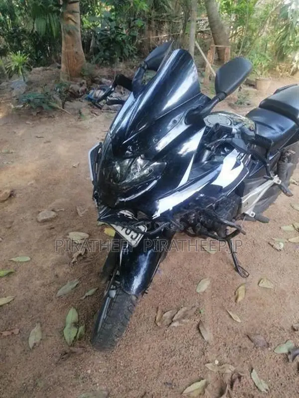 Bajaj Pulsar 220F vo2485 2010