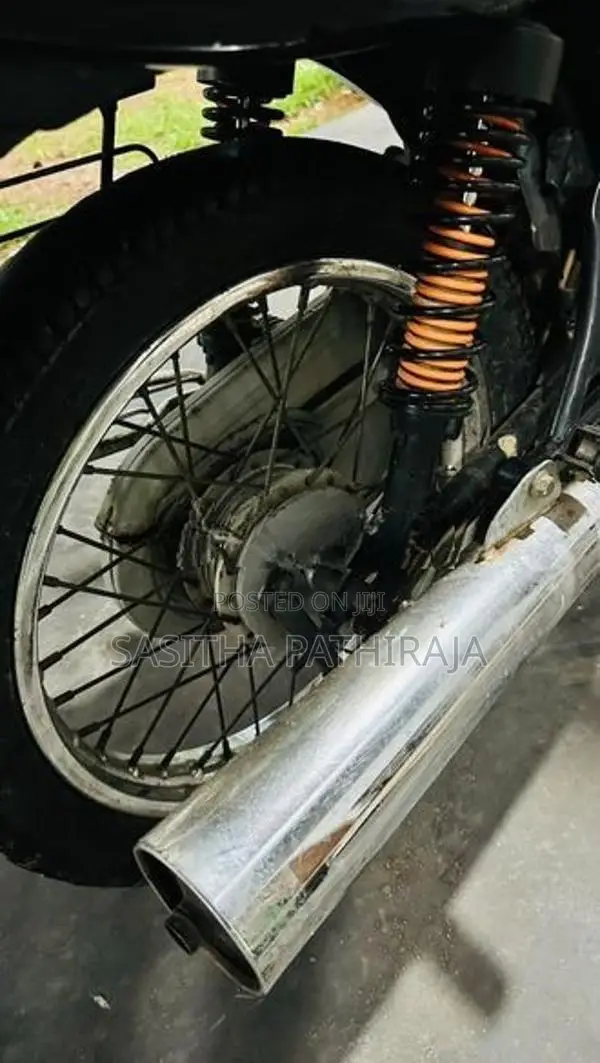 Bajaj CT100 2018