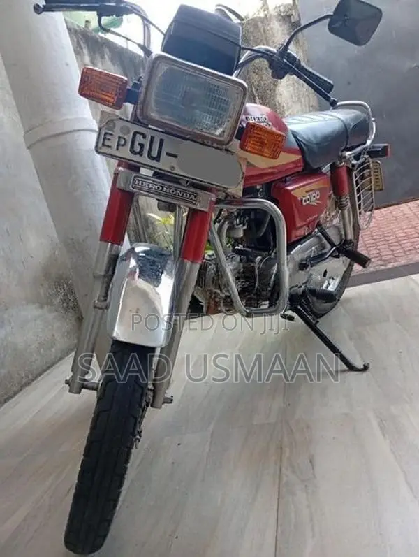 Hero CD 100 2004