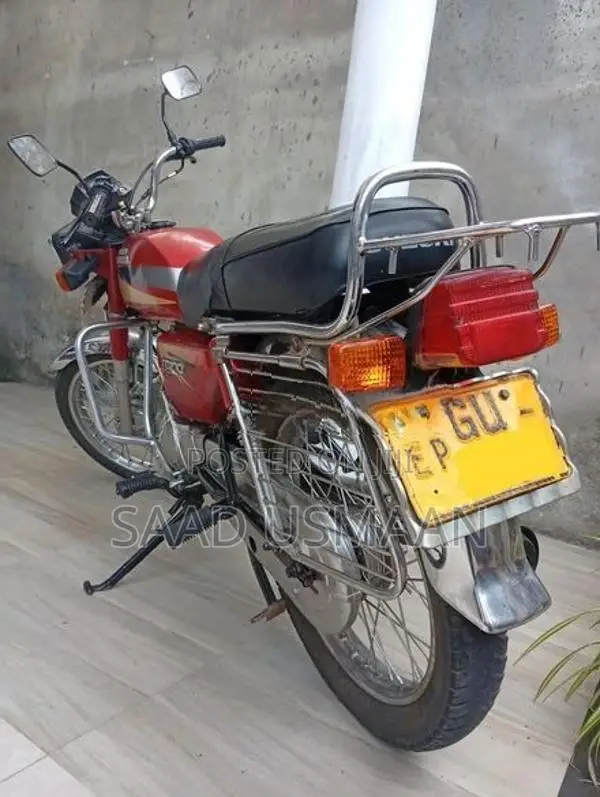 Hero CD 100 2004