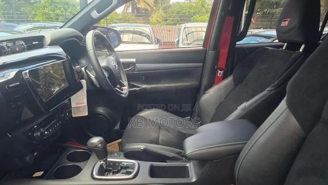 Toyota Hilux GR Sport PAC 2025