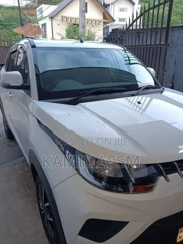 Mahindra KUV 100 2020