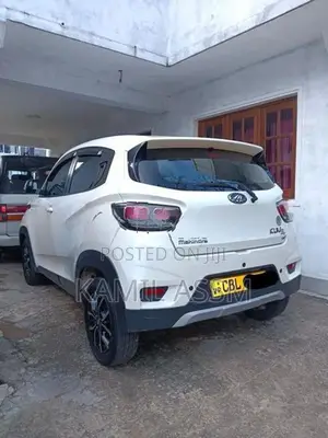 Mahindra KUV 100 2020
