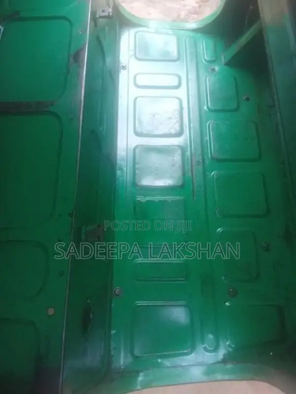 Bajaj RE 2004