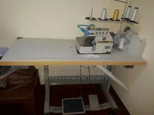 Siruba 5 Thread Overlock Machine with Table