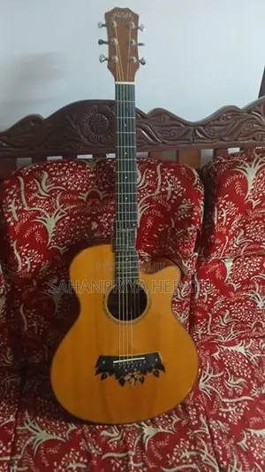 Box Guitar