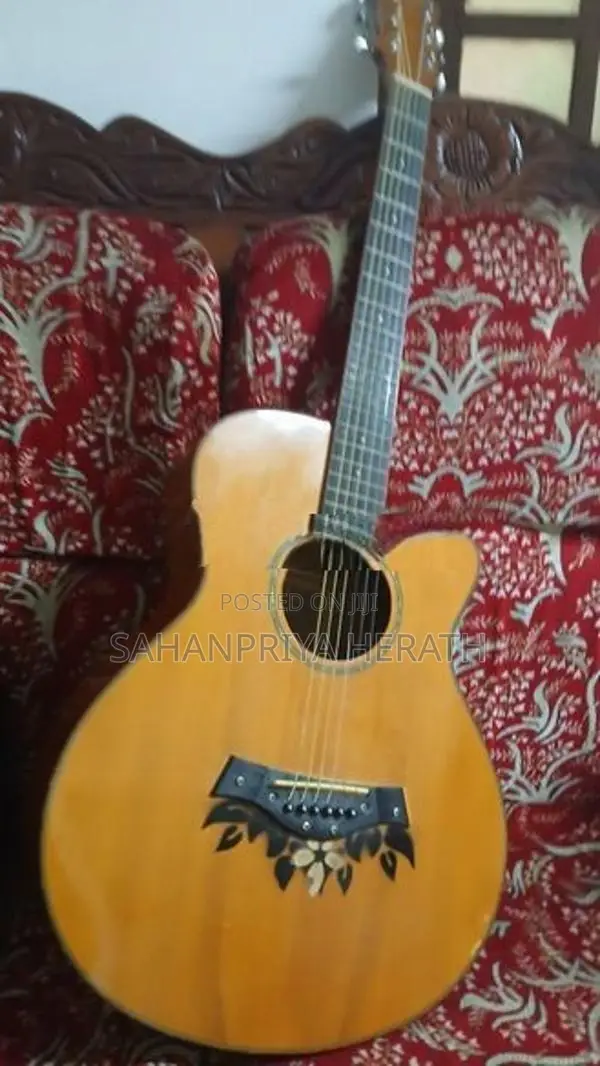 Box Guitar