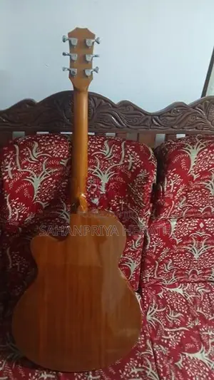 Box Guitar