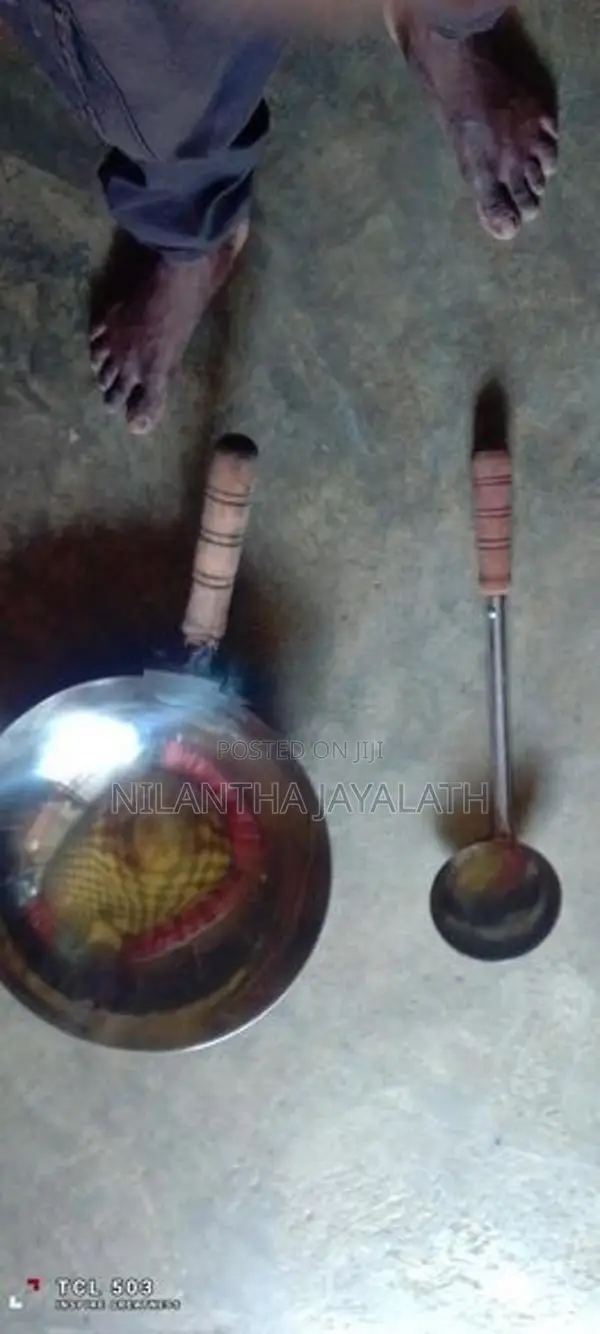 රඉස් ලිපි සමඟ පෑන්
