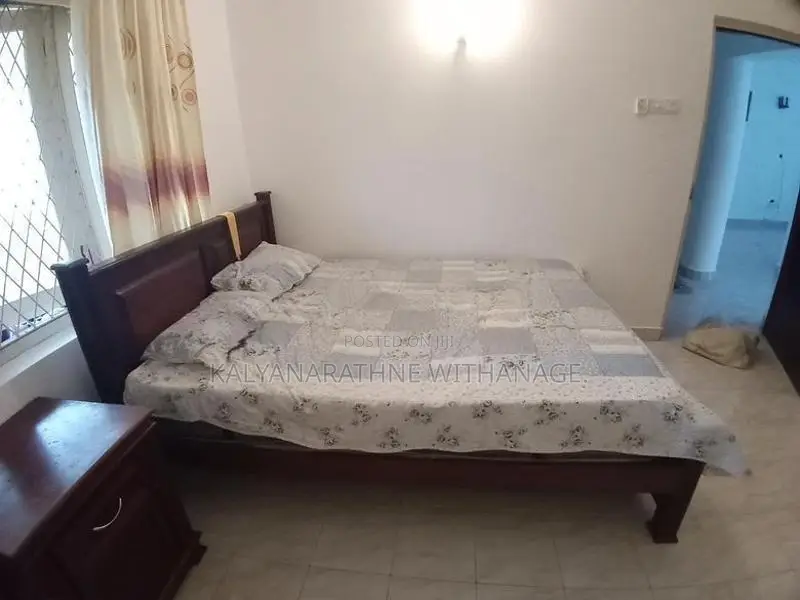 Bed With Spring Mettress