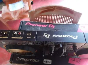 Pioneer DDJ-400 DJ Controller