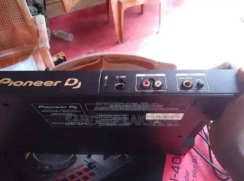 Pioneer DDJ-400 DJ Controller