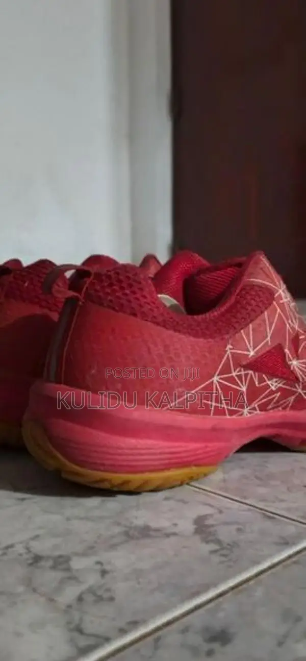 AVI Badminton Shoe