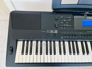 Yamaha PSR EW 400 Keyboard