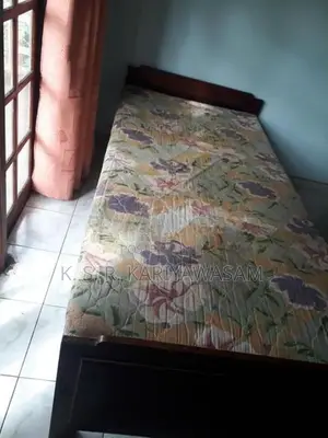 කොස් ලි 6×3 ඇදක් සහ මෙටිටය