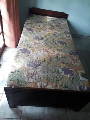 කොස් ලි 6×3 ඇදක් සහ මෙටිටය