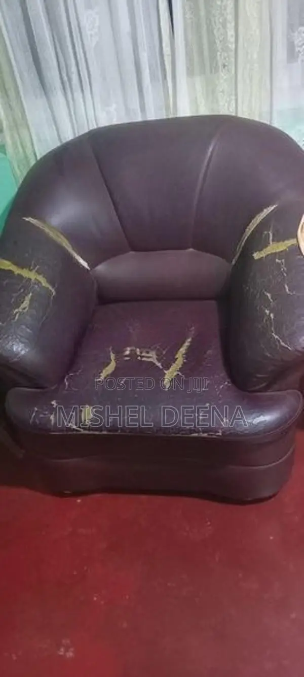 Piyestra Sofa