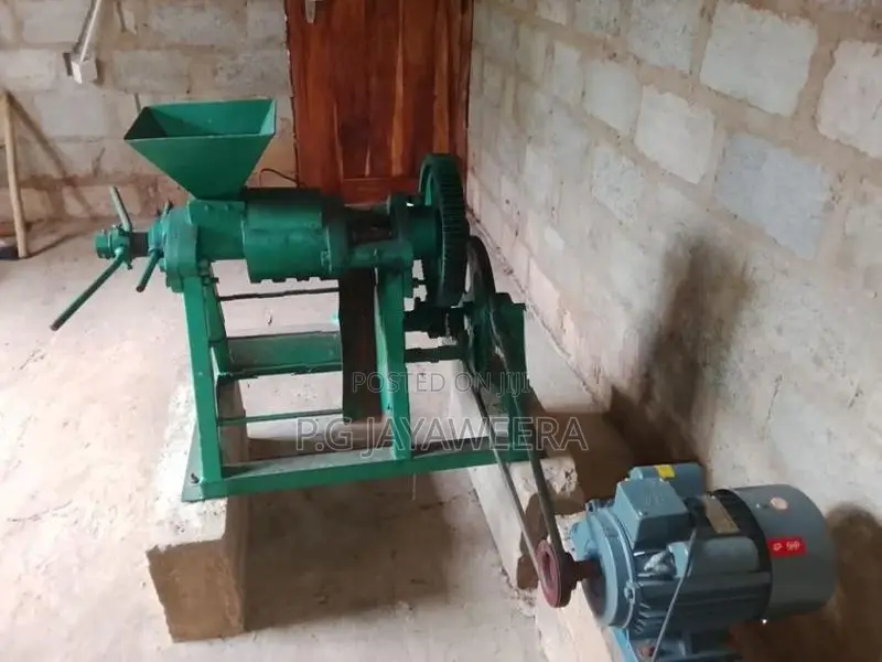 Oil Expeller තෙල් හිදින මැශිම