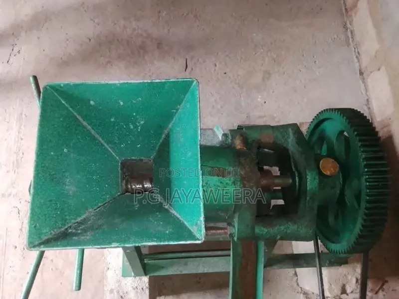 Oil Expeller තෙල් හිදින මැශිම