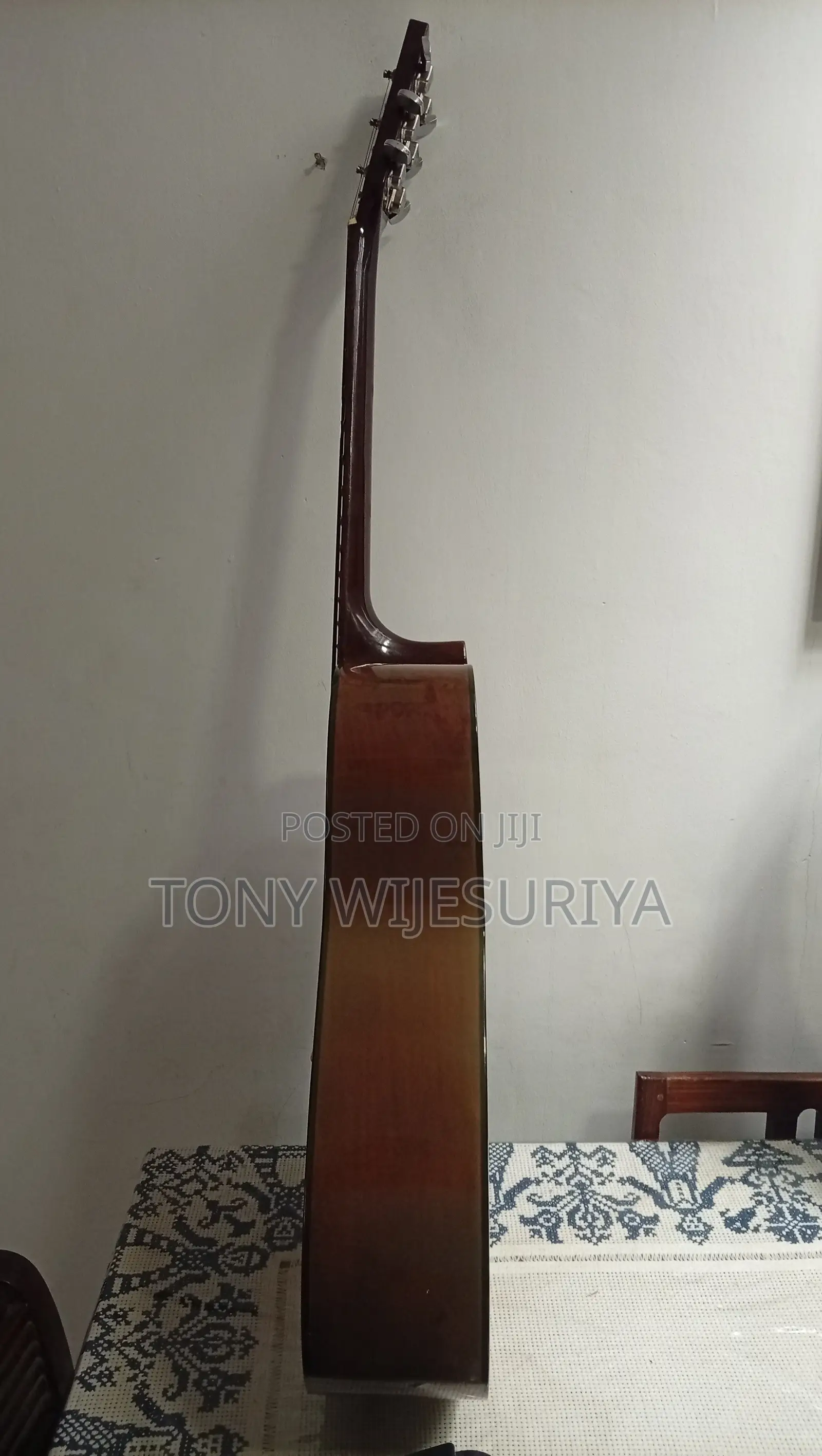 Acoustic Guitar + Case