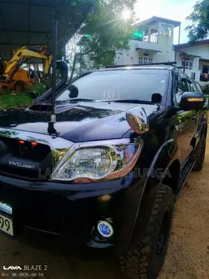 Toyota Hilux Vigo Smart Cab 2010 Pickup (Used)