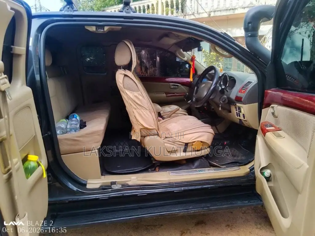 Toyota Hilux Vigo Smart Cab 2010 Pickup (Used)