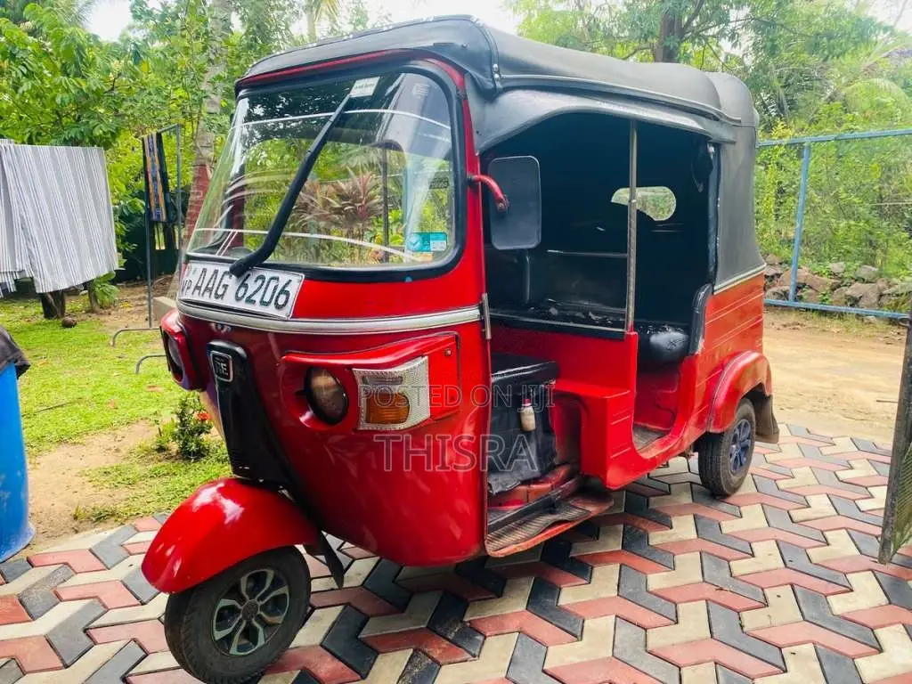 Bajaj RE 205 2013 Three Wheel (Used)