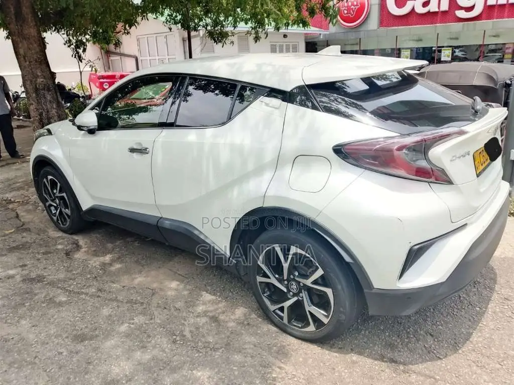 Toyota CHR 2018 SUV (Used)