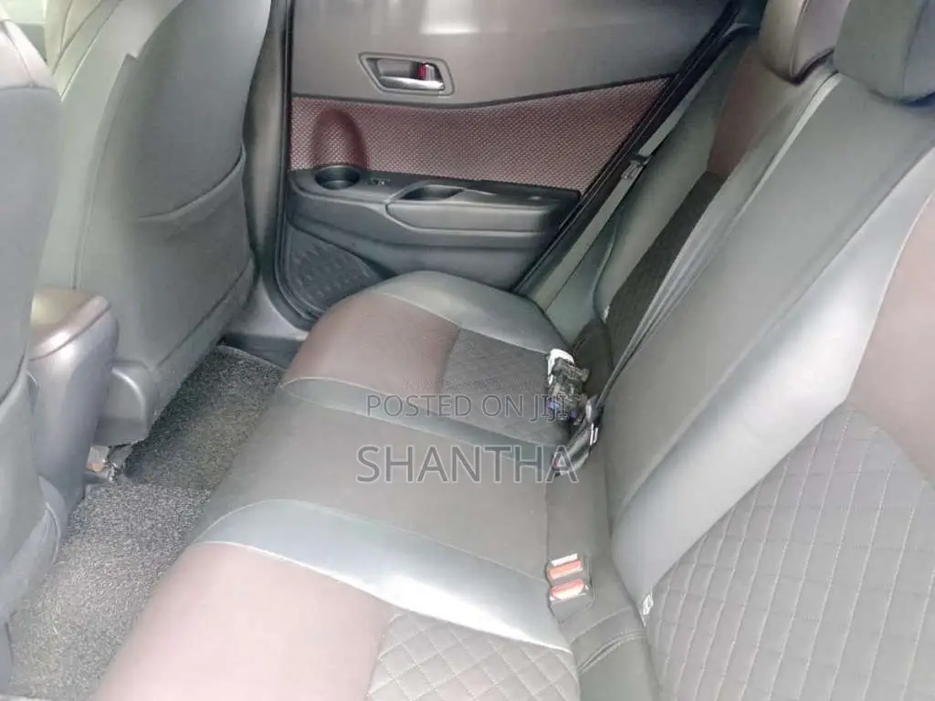 Toyota CHR 2018 SUV (Used)