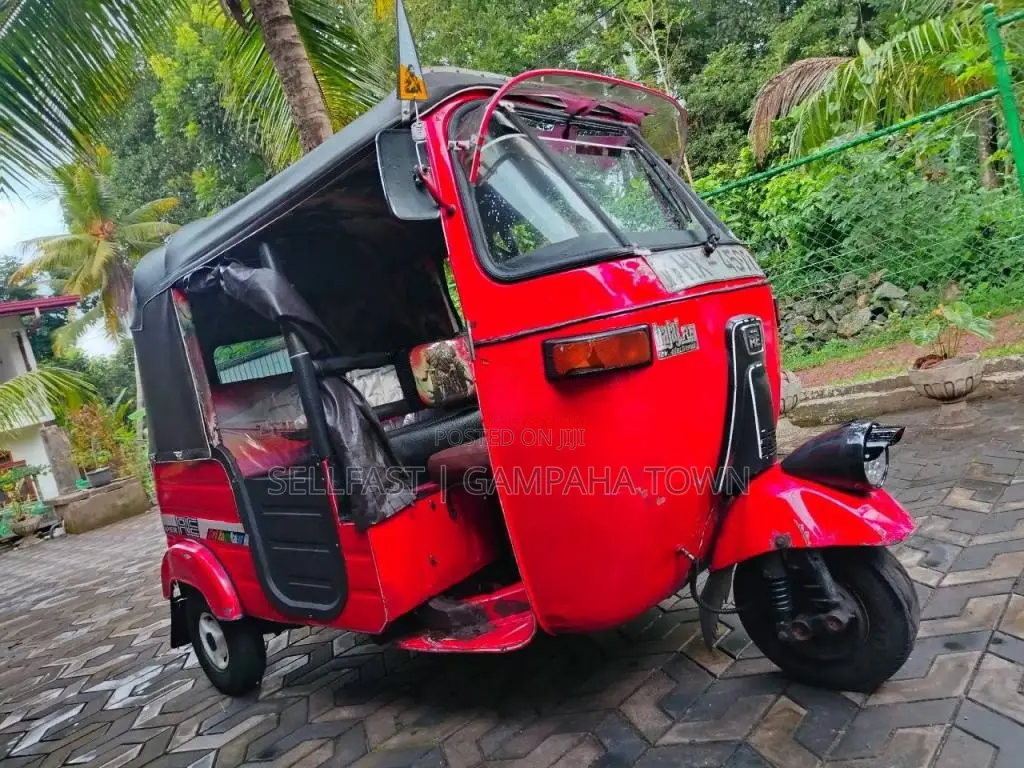 Bajaj 2 Stroke 2004 Three Wheel (Used)