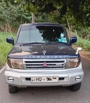 Mitsubishi Pajero Io 2000 SUV (Used)