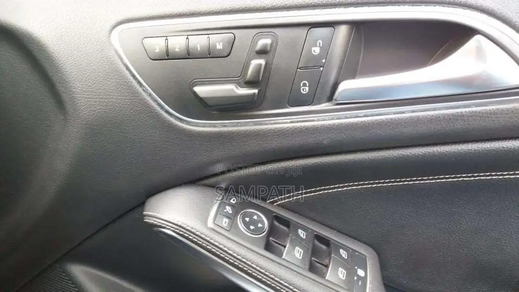 Mercedes-Benz GLA200 2017 SUV (Used)