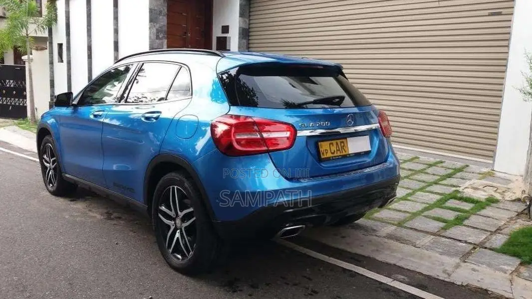 Mercedes-Benz GLA200 2017 SUV (Used)