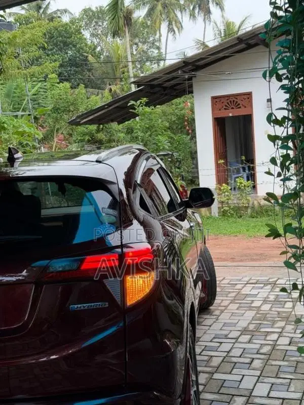 Honda Vezel 2014 SUV (Used)