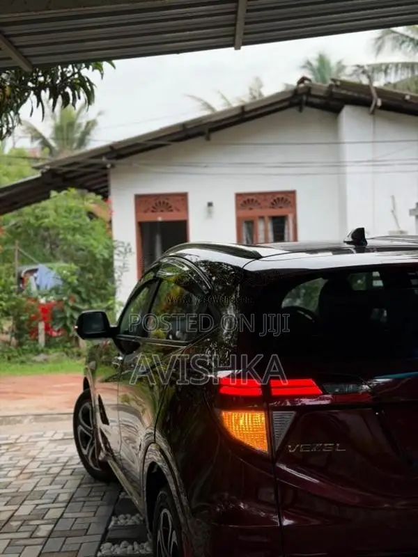 Honda Vezel 2014 SUV (Used)