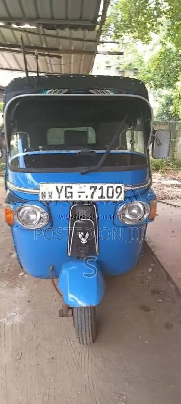 Bajaj 4 Stroke 2011 Three Wheel (Used)
