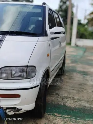 Nissan Serena 1993 Van (Used)