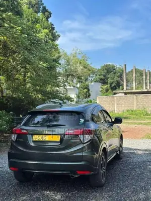 Honda Vezel 2014 SUV (Used)