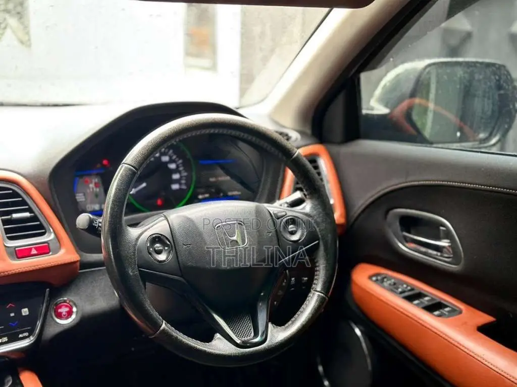 Honda Vezel 2014 SUV (Used)